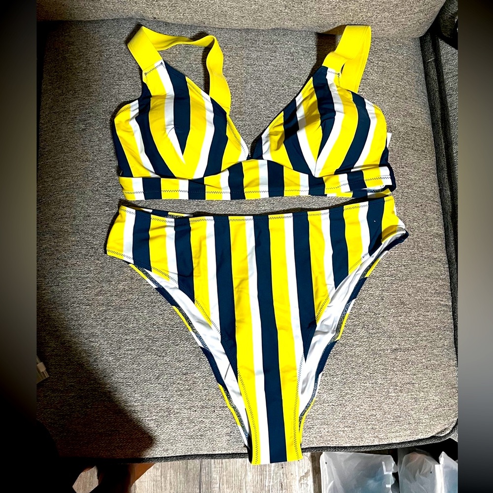 Strip women’s 2 piece
